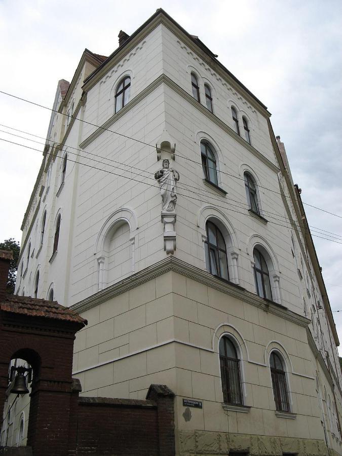 Izuminka V Centre Goroda Lviv Exterior foto